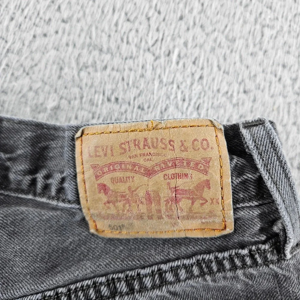 Levis Shorts Womens 25 Black 501 Black Denim Jean Cutoff Frayed Hem Beach - Picture 16 of 16